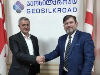 3B1E4EB9-38E0-4F1D-B7F9-A96824E76EAE