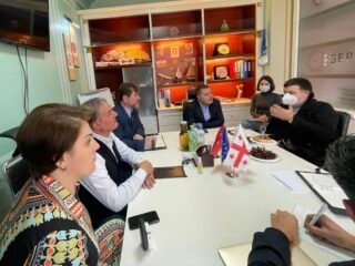 4A093001-FADB-4CE7-86BF-A8BB93507115