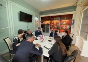 5B481536-5F25-46E5-819E-3A6FBE080FF4