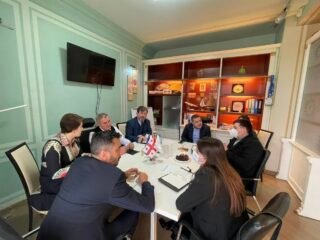 5B481536-5F25-46E5-819E-3A6FBE080FF4