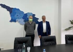 8D29F4B6-6DF3-46D7-92C8-FC43CE19429E