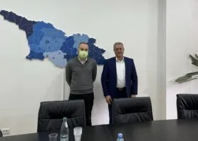 8D29F4B6-6DF3-46D7-92C8-FC43CE19429E