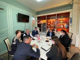 B3AEAB19-ABE1-402D-A460-62F216BB7827