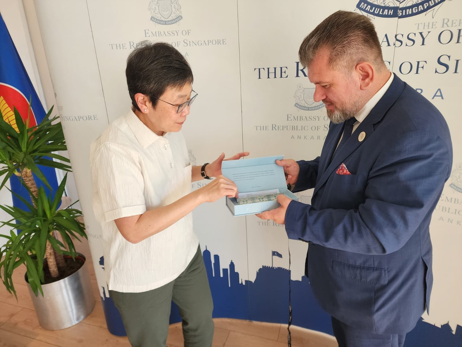 შეხვედრა თურქეთში სინგაპურის ელჩთან